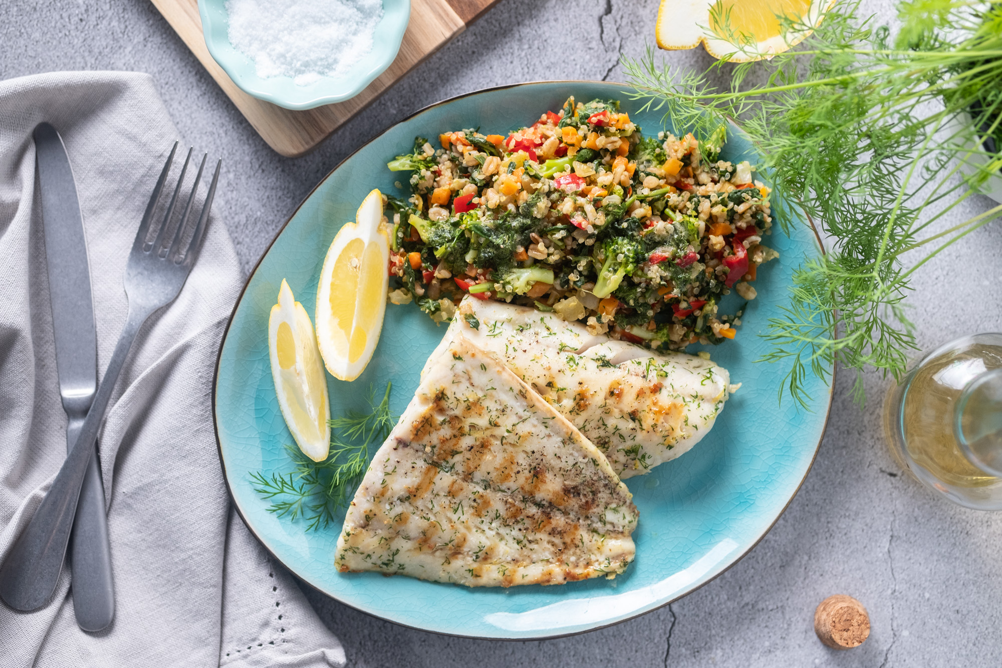 Bakalar iz grill tave i Quinoa mješavina s koprom 